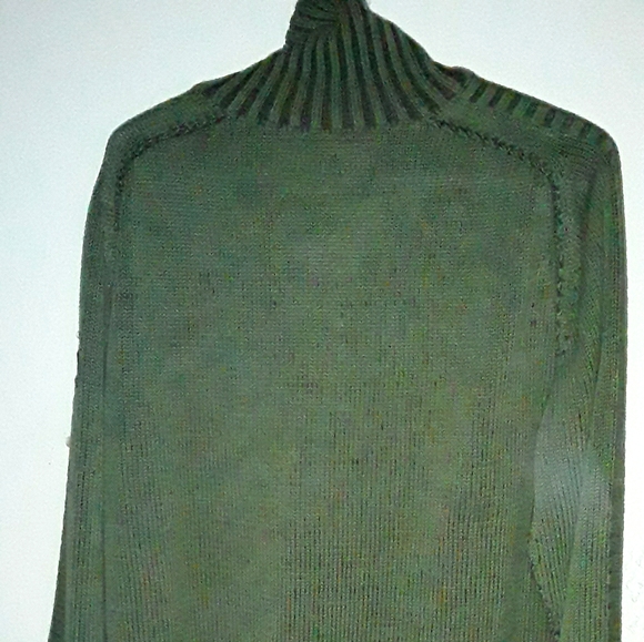 No Excess Sweater - Picture 3 of 8